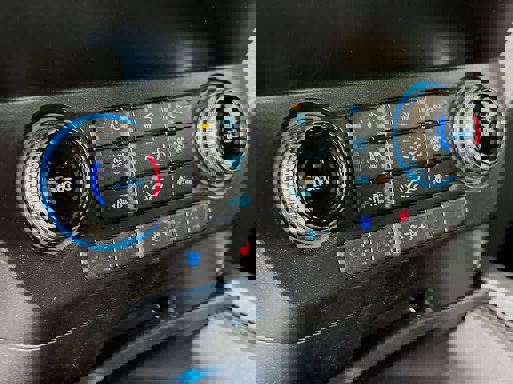 Certified 2019 Ford F150 Raptor w/ Equipment Group 802A Luxury image 20