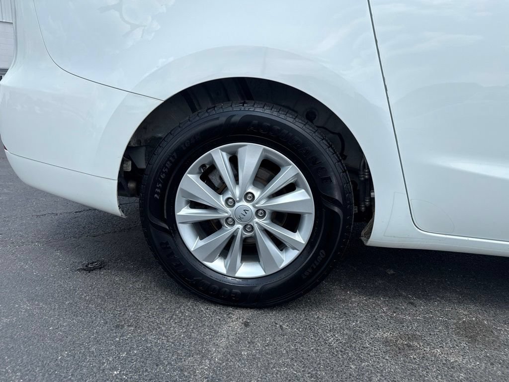 Used 2018 Kia Sedona LX w/ LX Essentials Premium Package FWD image 42