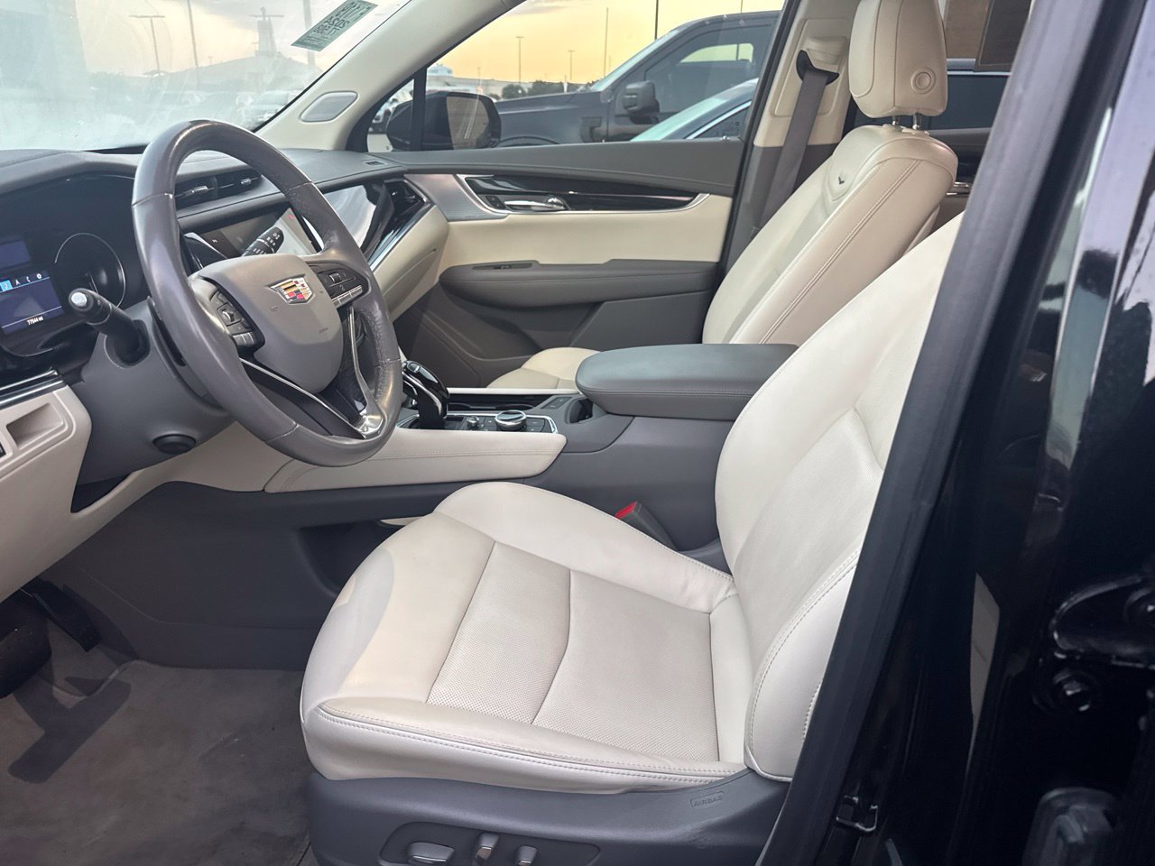 Used 2024 Cadillac XT6 Premium Luxury FWD image 7