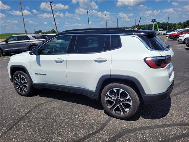 Used 2023 Jeep Compass Limited w/ Sun and Sound Group AWD/4WD image 9