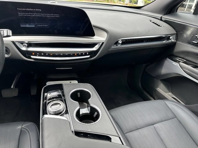 Used 2024 Cadillac Lyriq Sport AWD/4WD image 13