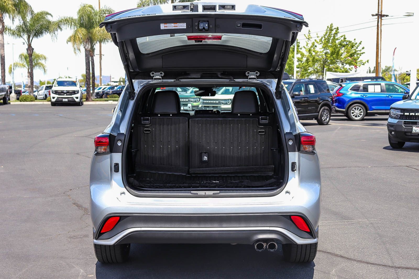 Used 2021 Toyota Highlander XSE FWD image 27