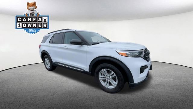 Certified 2023 Ford Explorer XLT image 2