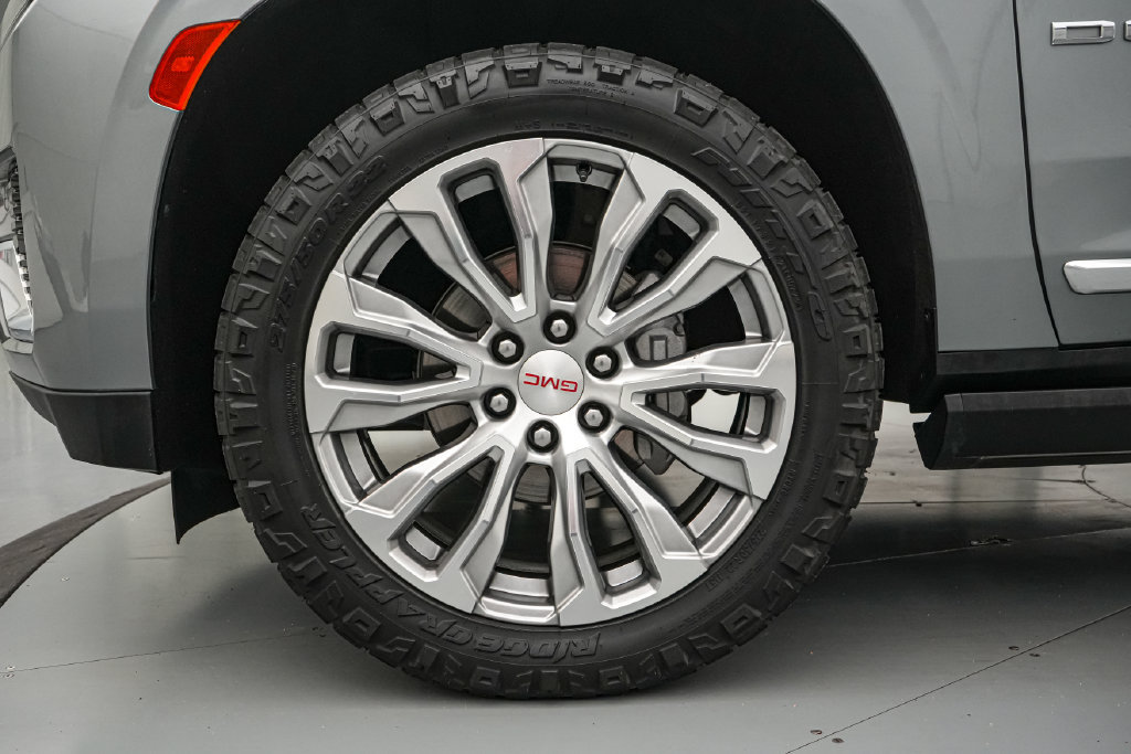 Used 2023 GMC Yukon Denali AWD/4WD image 10