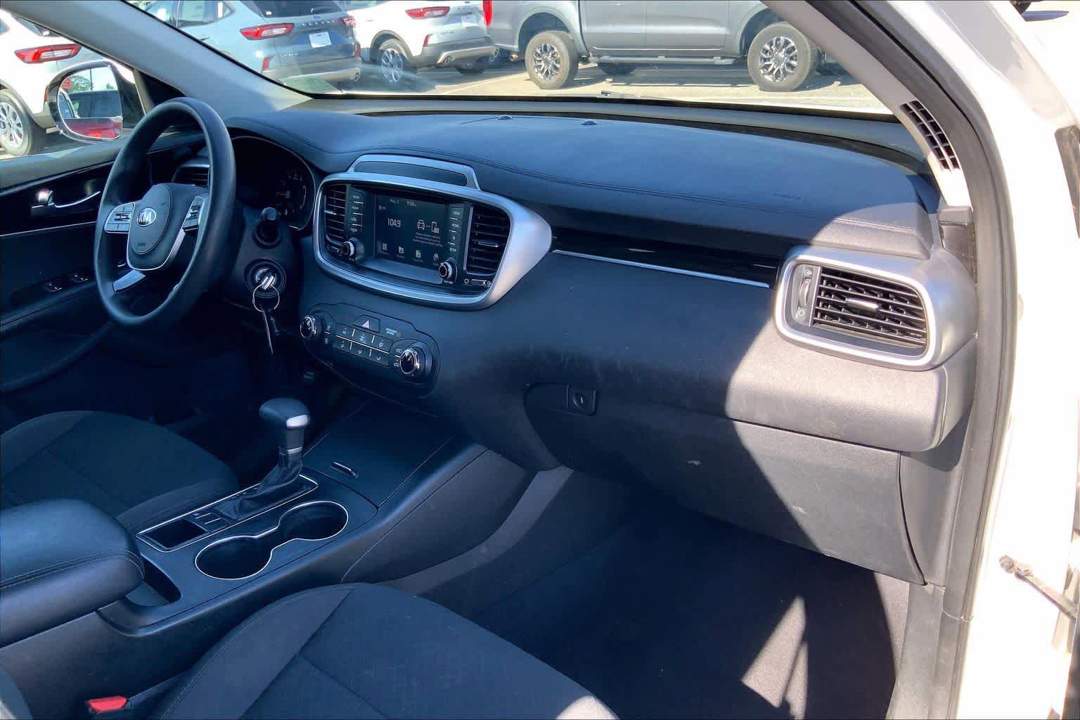 Used 2020 Kia Sorento L FWD image 18