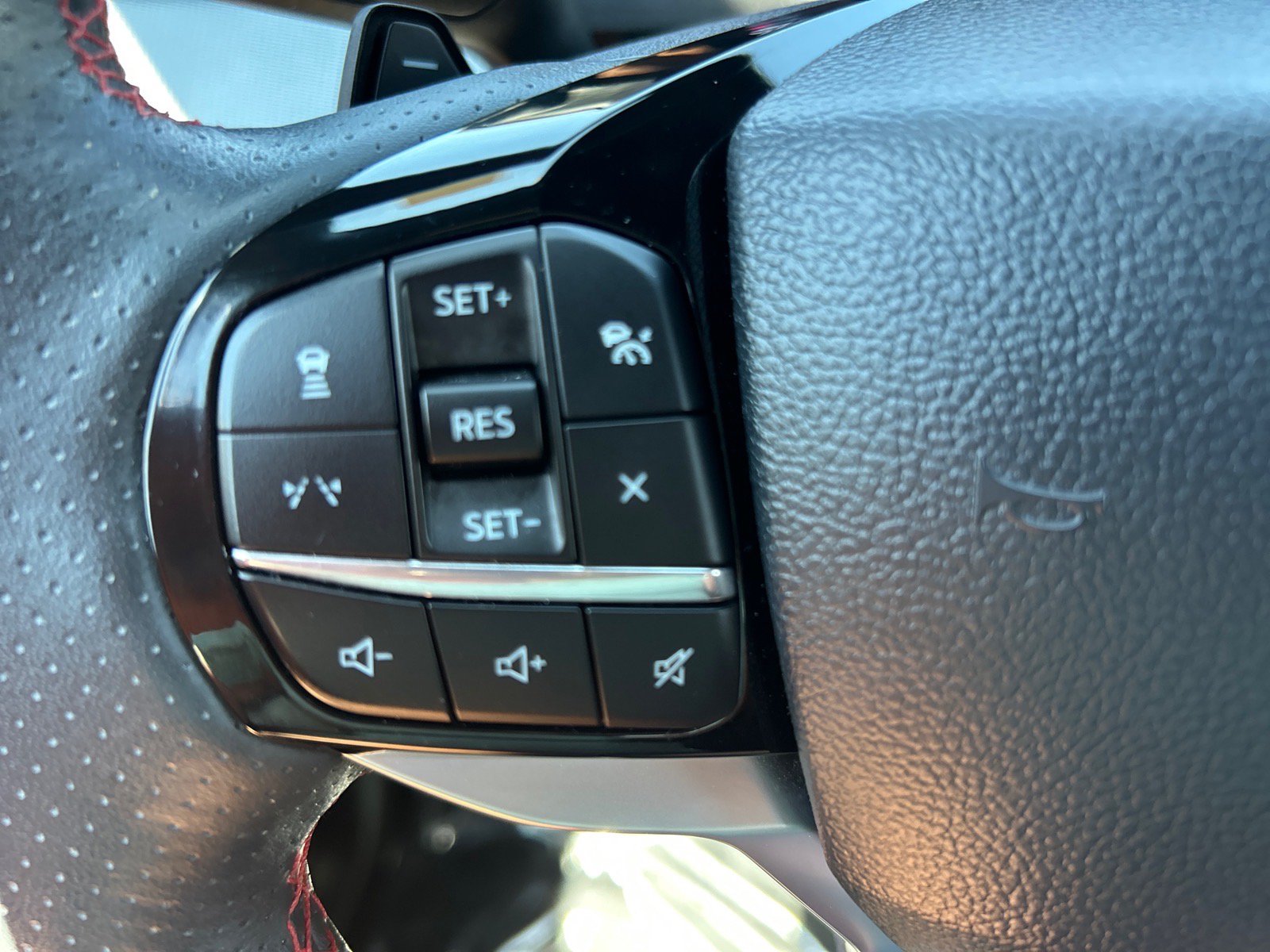 Certified 2025 Ford Explorer ST w/ Sun And Sound Package AWD/4WD image 28