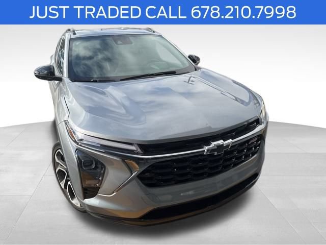 Used 2025 Chevrolet Trax RS w/ Sunroof Package image 3