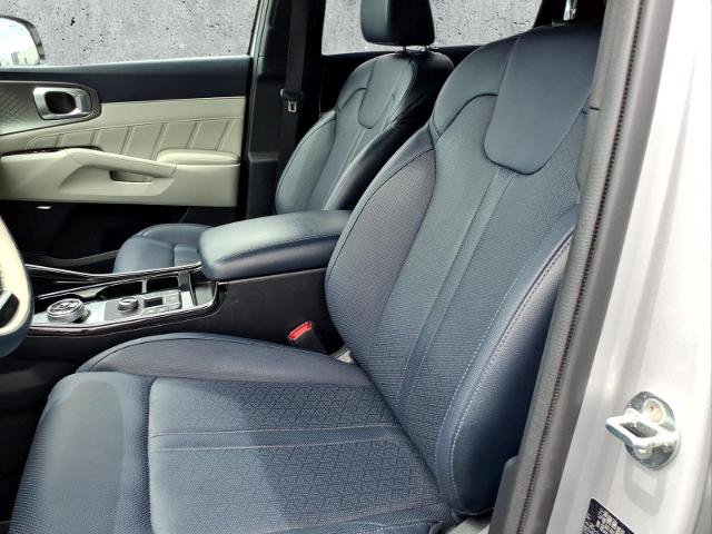 Used 2023 Kia Sorento SX Prestige w/ Panoramic Sunroof Package AWD/4WD image 21