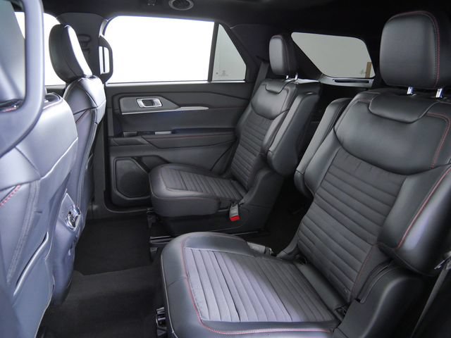 Certified 2025 Ford Explorer ST-Line w/ Premium Package AWD/4WD image 19