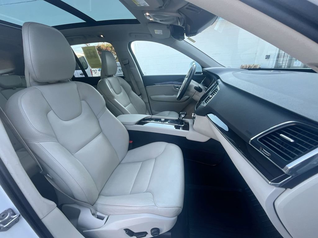 Used 2019 Volvo XC90 T5 Momentum w/ Multimedia Package image 26