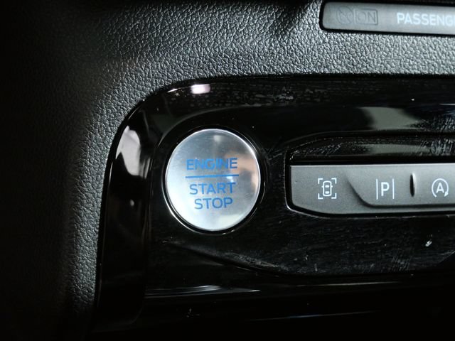Certified 2023 Ford Escape Platinum w/ Premium Technology Package AWD/4WD image 19
