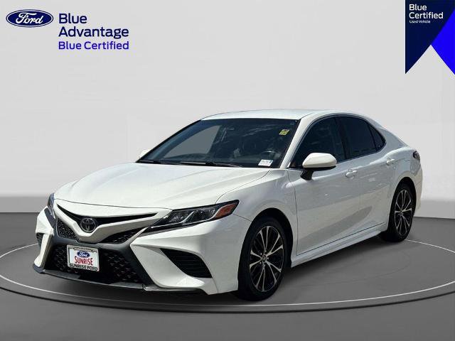 Used 2018 Toyota Camry SE FWD image 1
