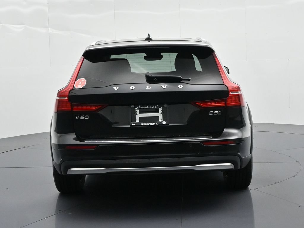 Used 2024 Volvo V60 B5 Cross Country Plus AWD/4WD image 6
