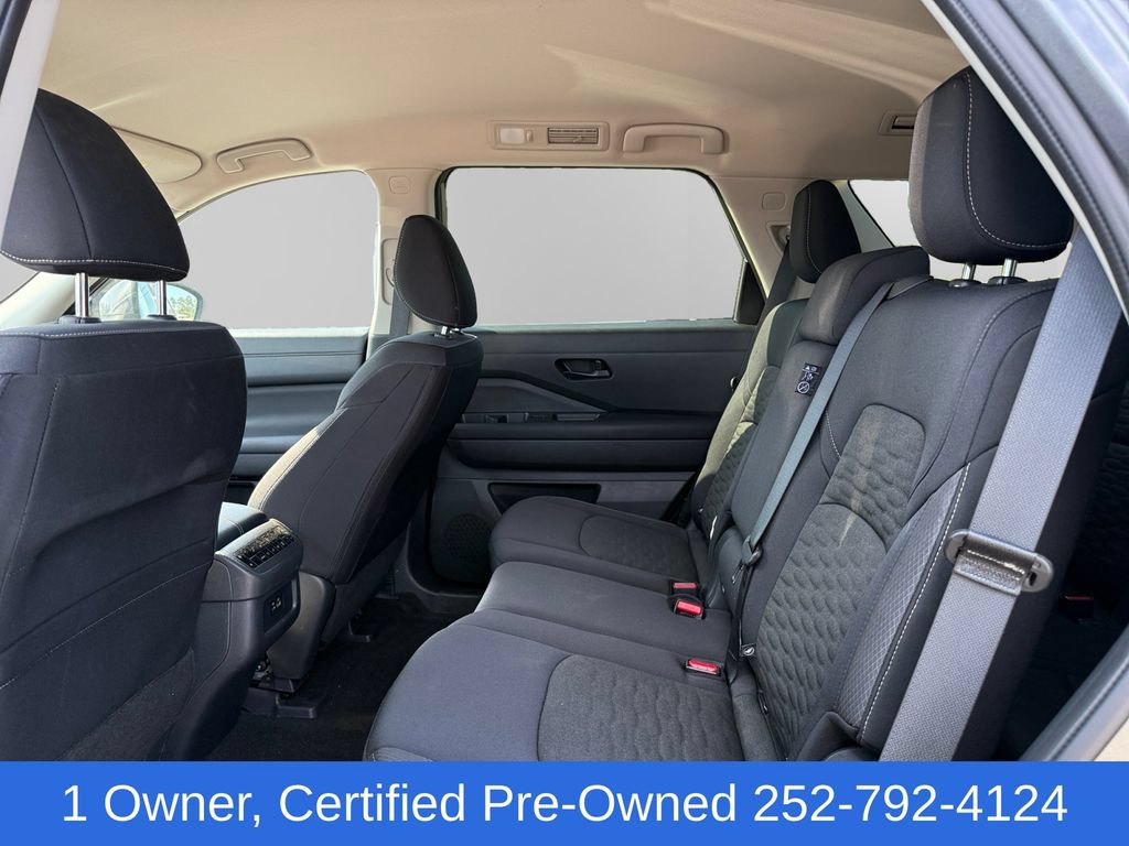 Used 2025 Nissan Pathfinder SV AWD/4WD image 13