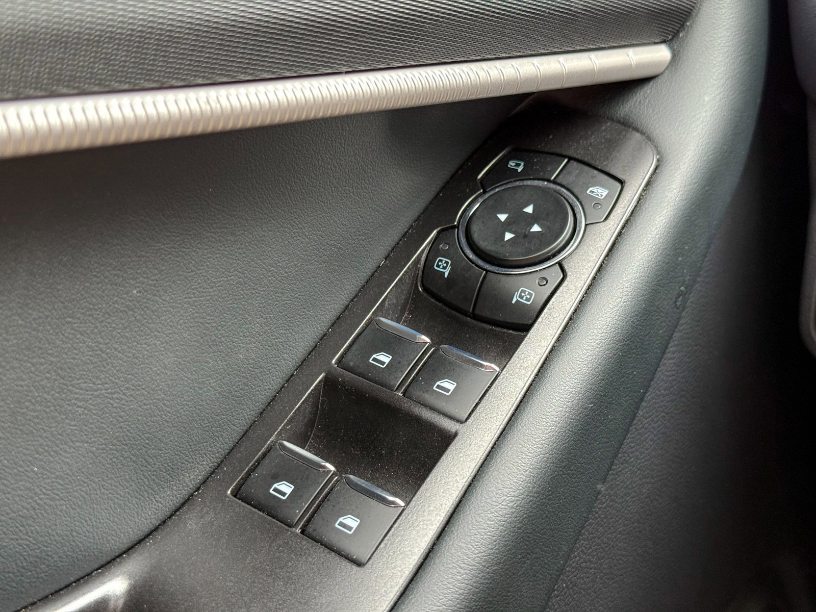 Certified 2025 Ford Explorer ST-Line w/ Premium Package image 35