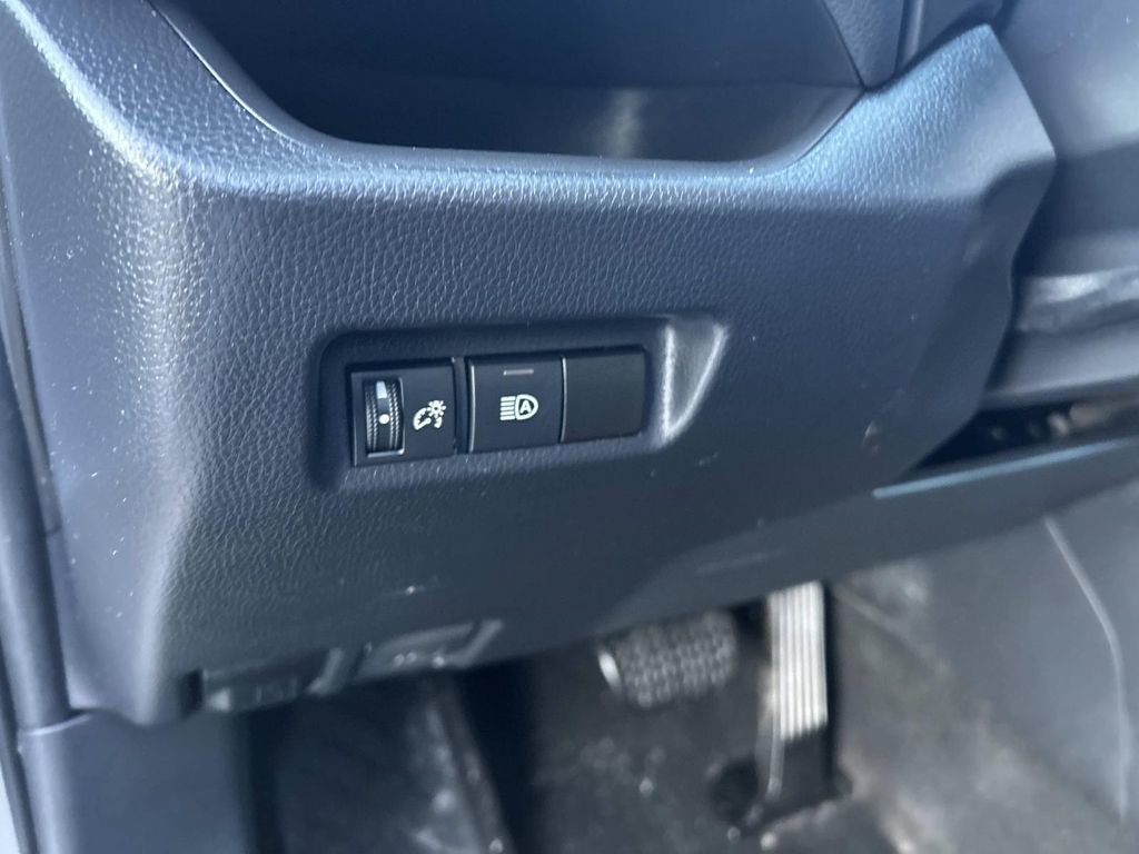 Used 2019 Toyota RAV4 LE image 19