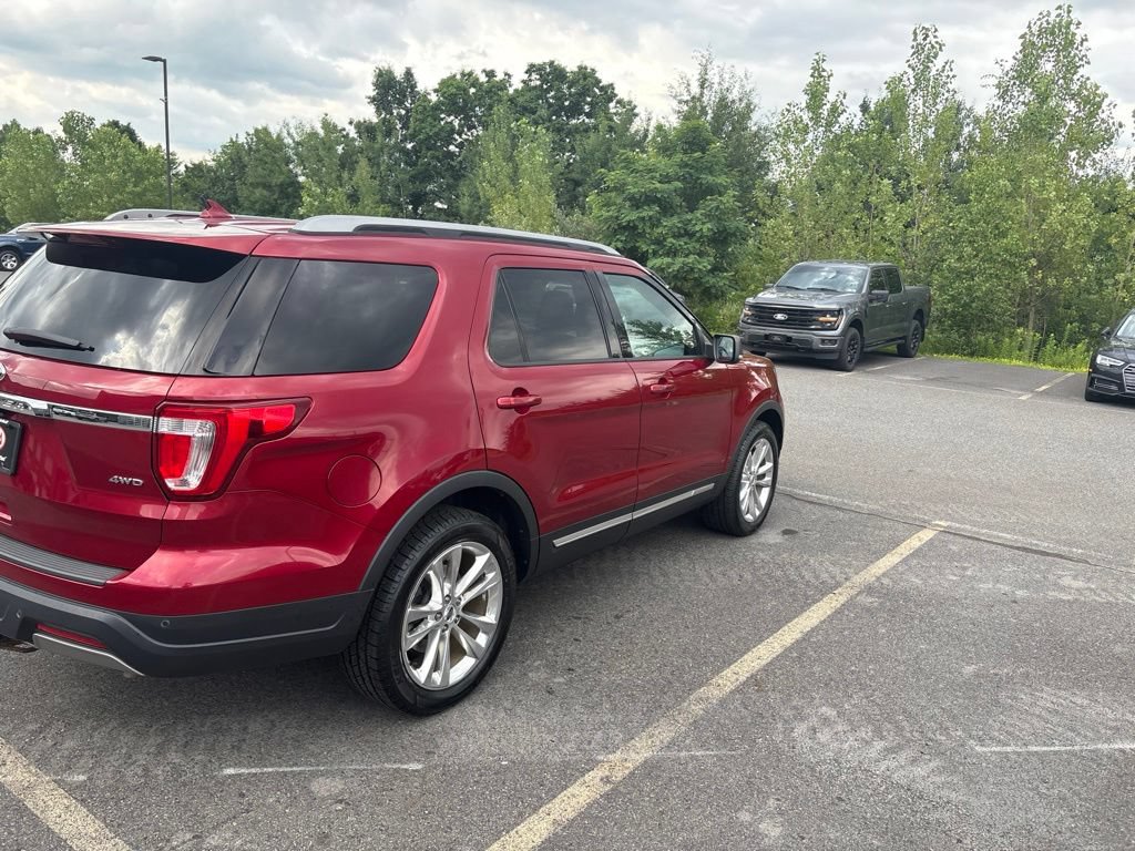 Certified 2019 Ford Explorer XLT w/ Equipment Group 201A AWD/4WD image 4