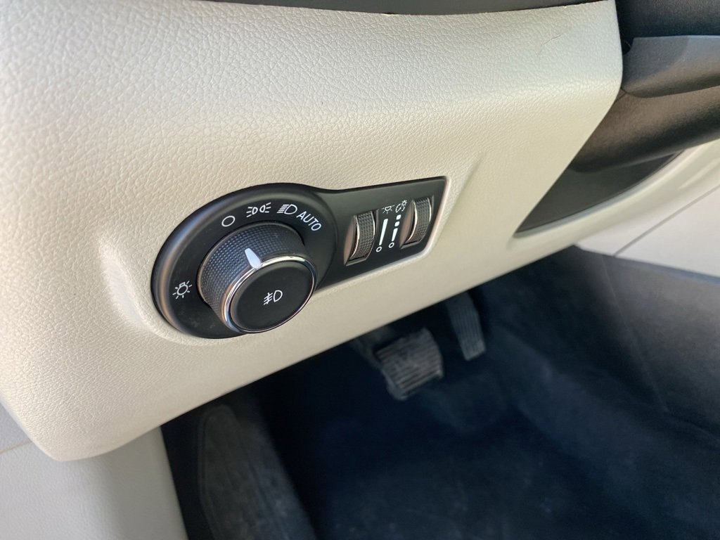 Used 2022 Jeep Compass Latitude image 25