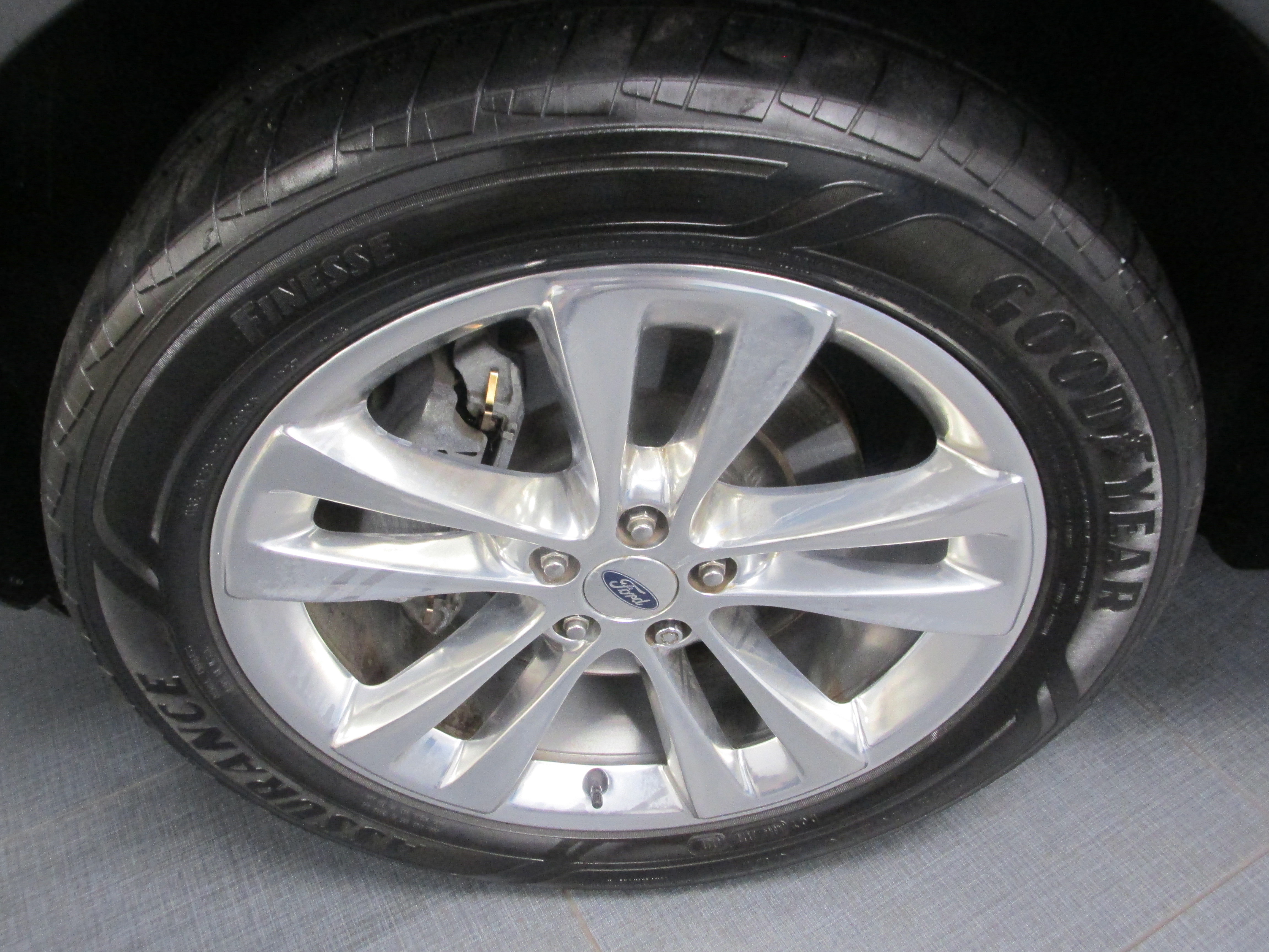 Certified 2019 Ford Explorer XLT w/ Equipment Group 202A image 14