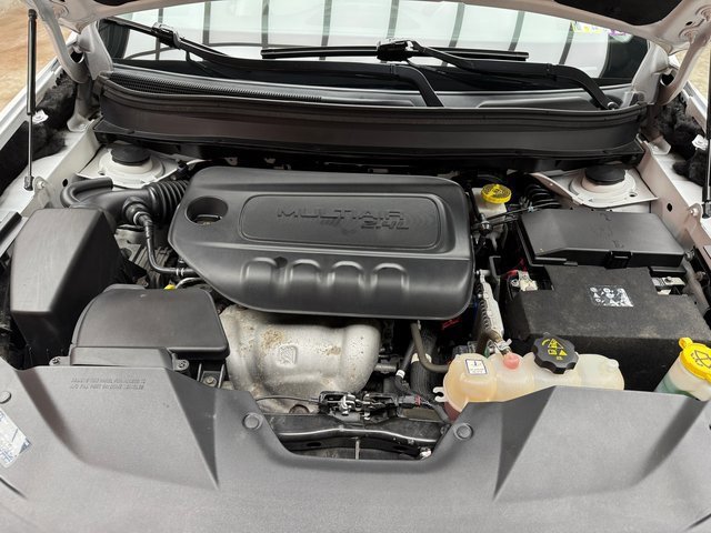 Used 2020 Jeep Cherokee Latitude Plus w/ Cold Weather Group image 29