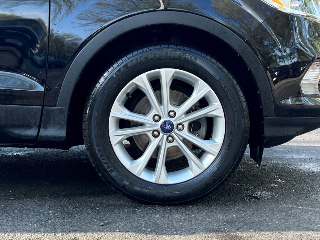 Certified 2019 Ford Escape SE FWD image 9