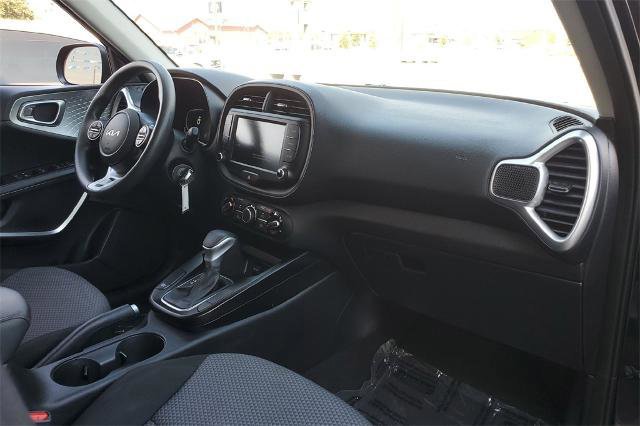 Used 2023 Kia Soul LX w/ LX Technology Package image 21