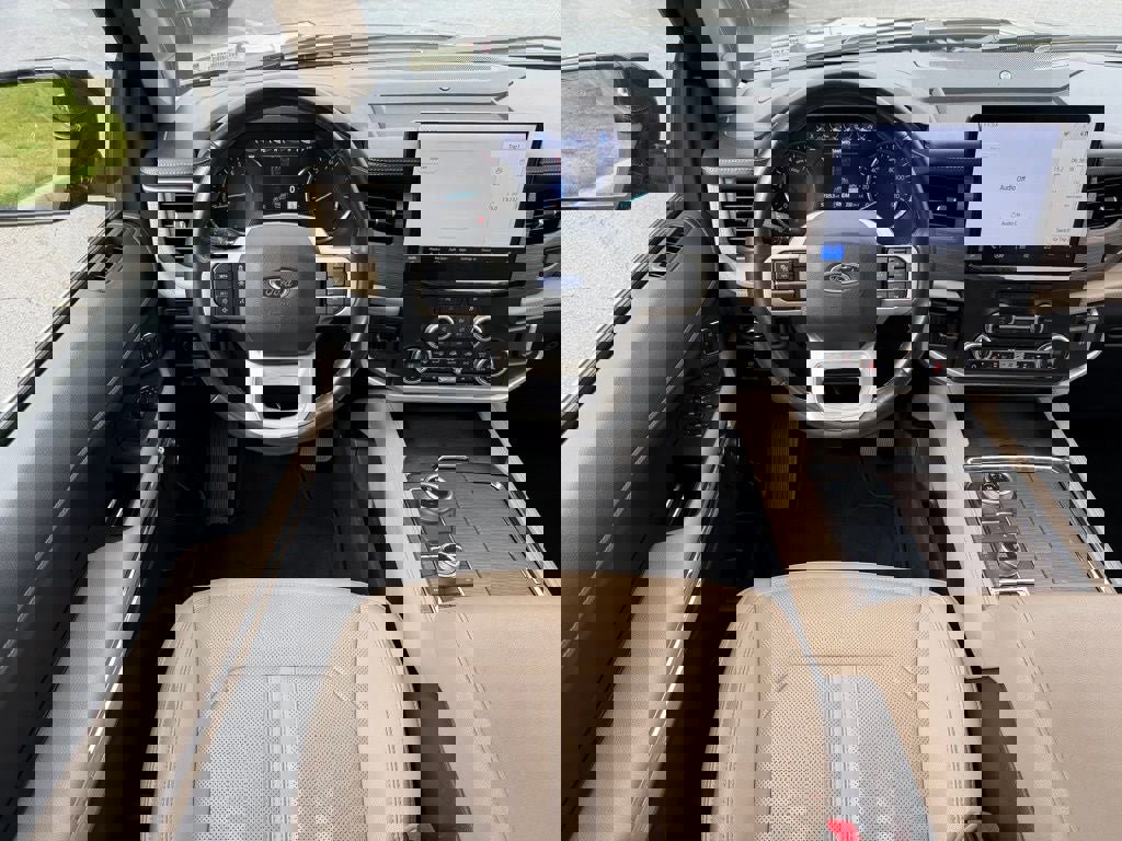 Certified 2024 Ford Expedition Limited image 28