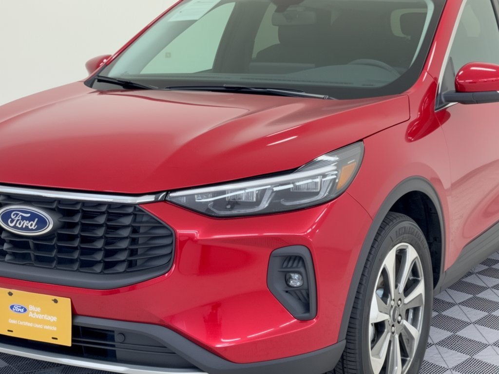 Certified 2025 Ford Escape Platinum AWD/4WD image 12