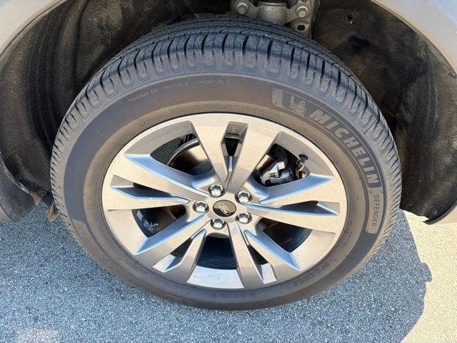 Certified 2023 Ford Explorer XLT w/ Equipment Group 202A AWD/4WD image 12