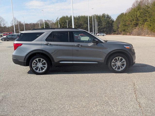 Certified 2023 Ford Explorer XLT w/ Equipment Group 202A image 6