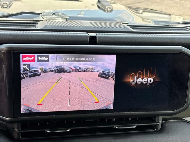 Used 2025 Jeep Gladiator Mojave w/ Safety Group AWD/4WD image 24
