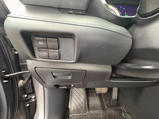 Used 2022 Toyota Highlander XLE AWD/4WD image 19