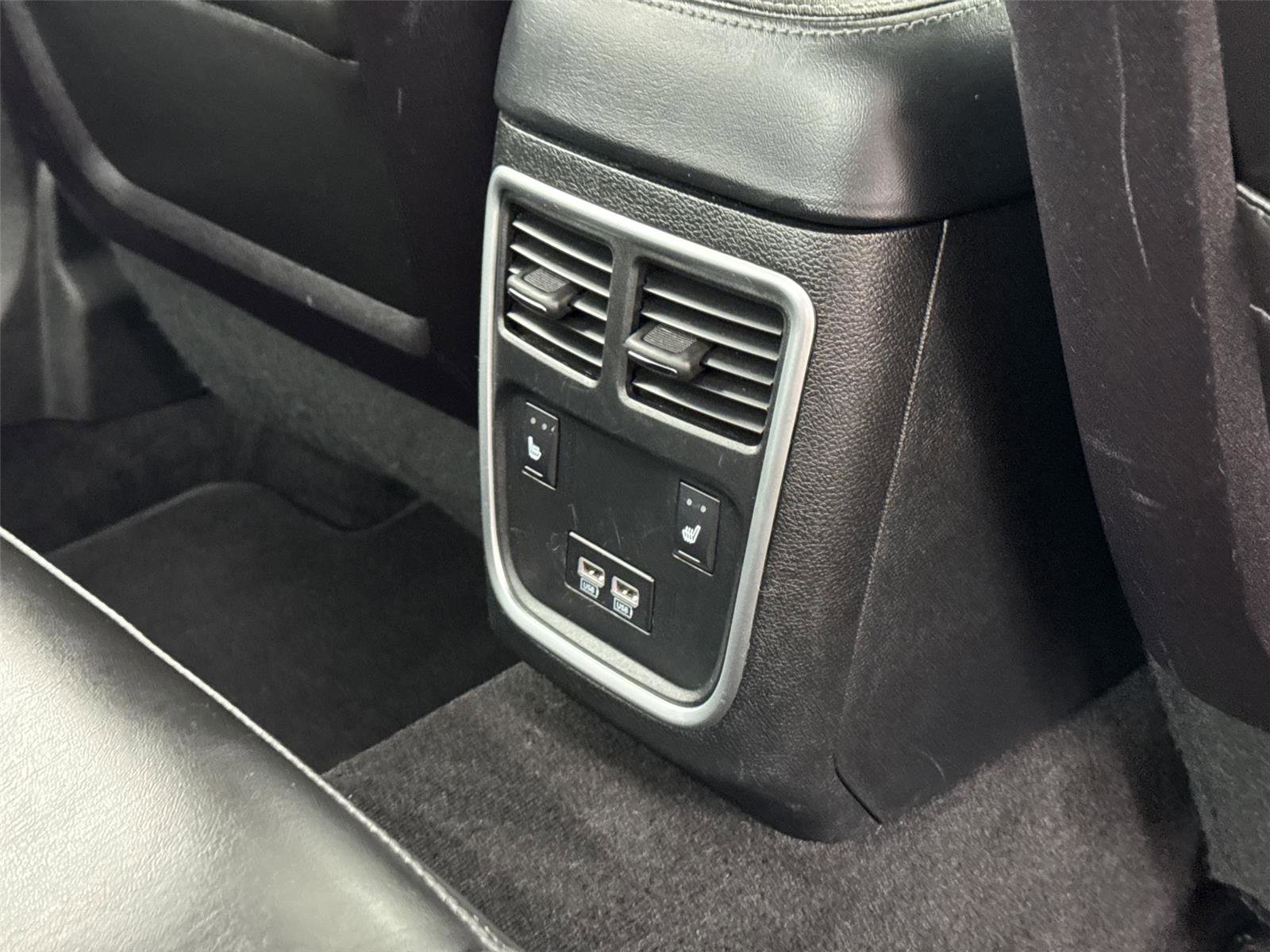 Used 2019 Dodge Charger SXT w/ Leather Interior Group image 19