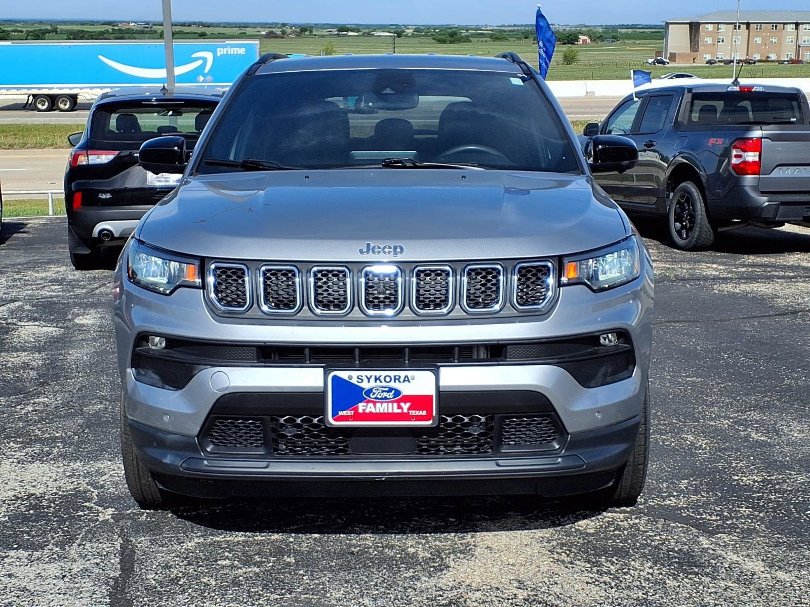 Used 2023 Jeep Compass Latitude image 6