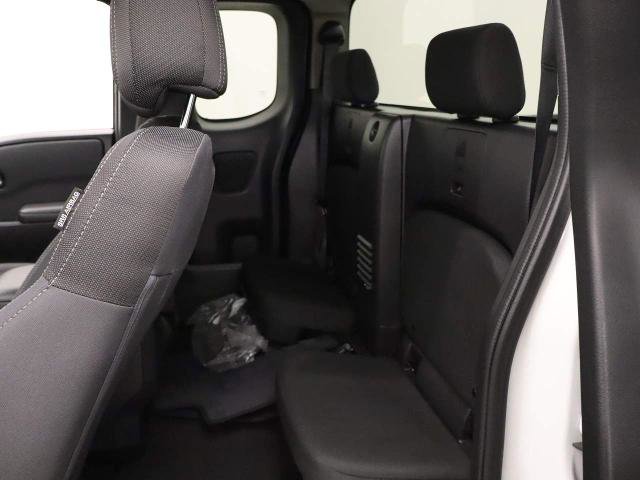 Used 2024 Nissan Frontier SV image 14