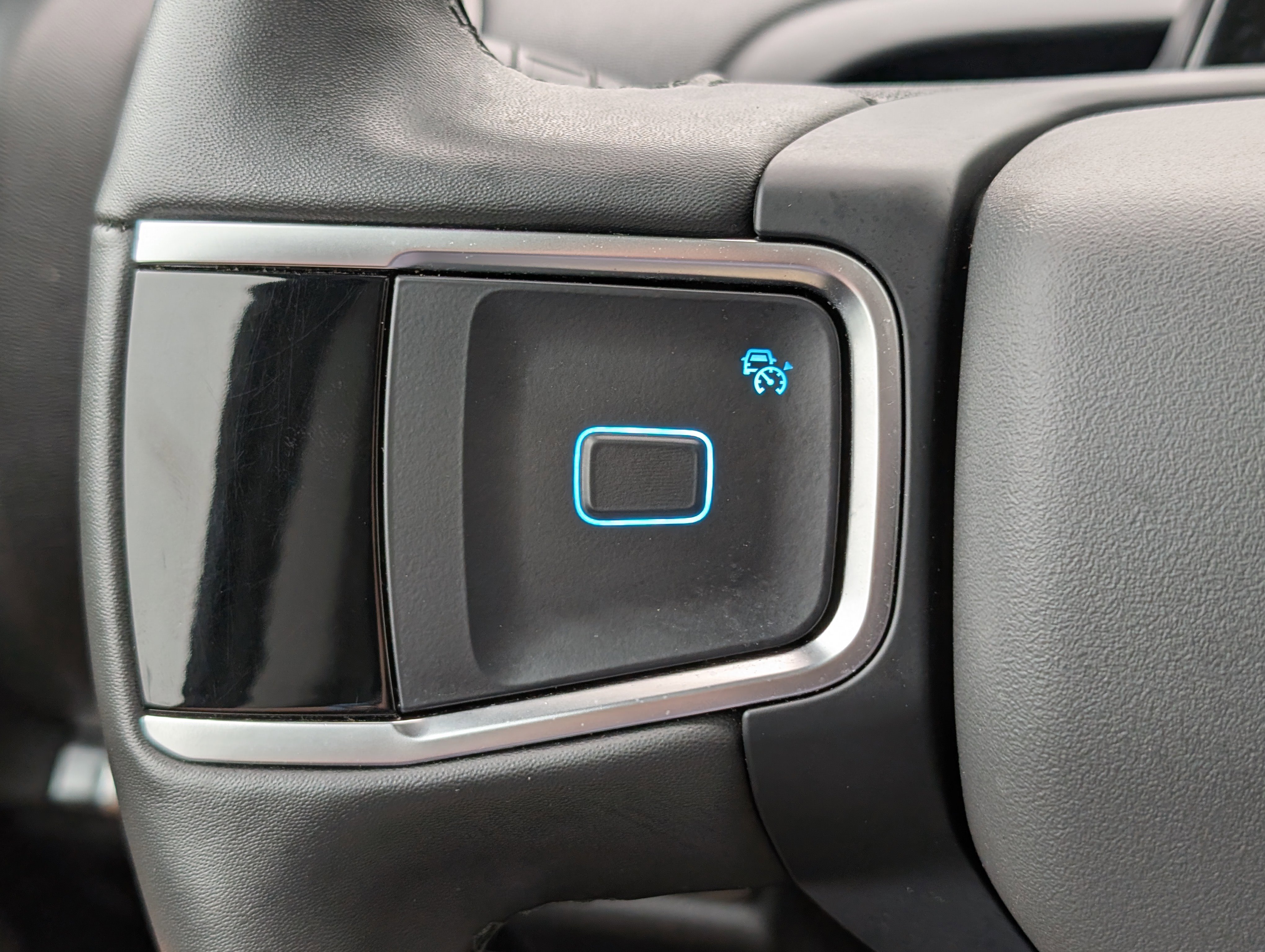 Certified 2025 Ford Expedition Active AWD/4WD image 28