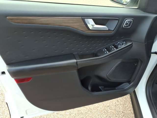 Certified 2020 Ford Escape Titanium AWD/4WD image 11