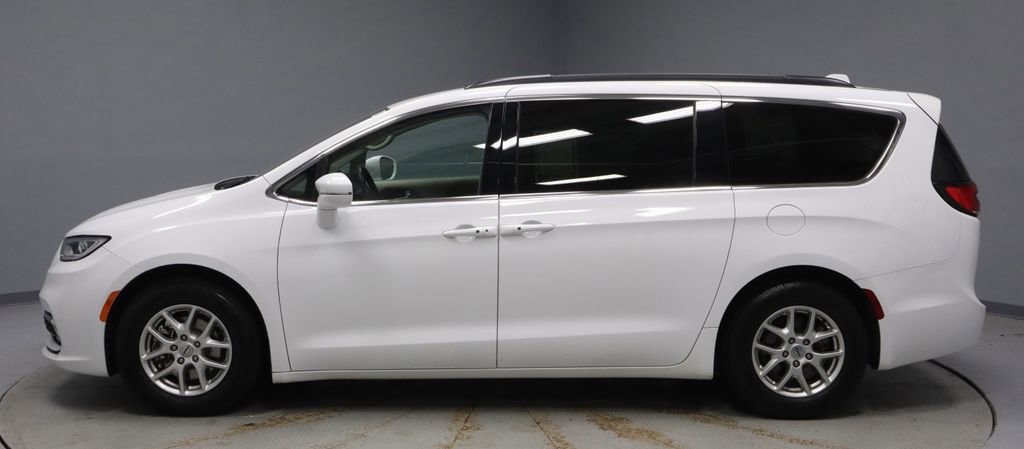 Used 2022 Chrysler Pacifica Touring-L FWD image 7