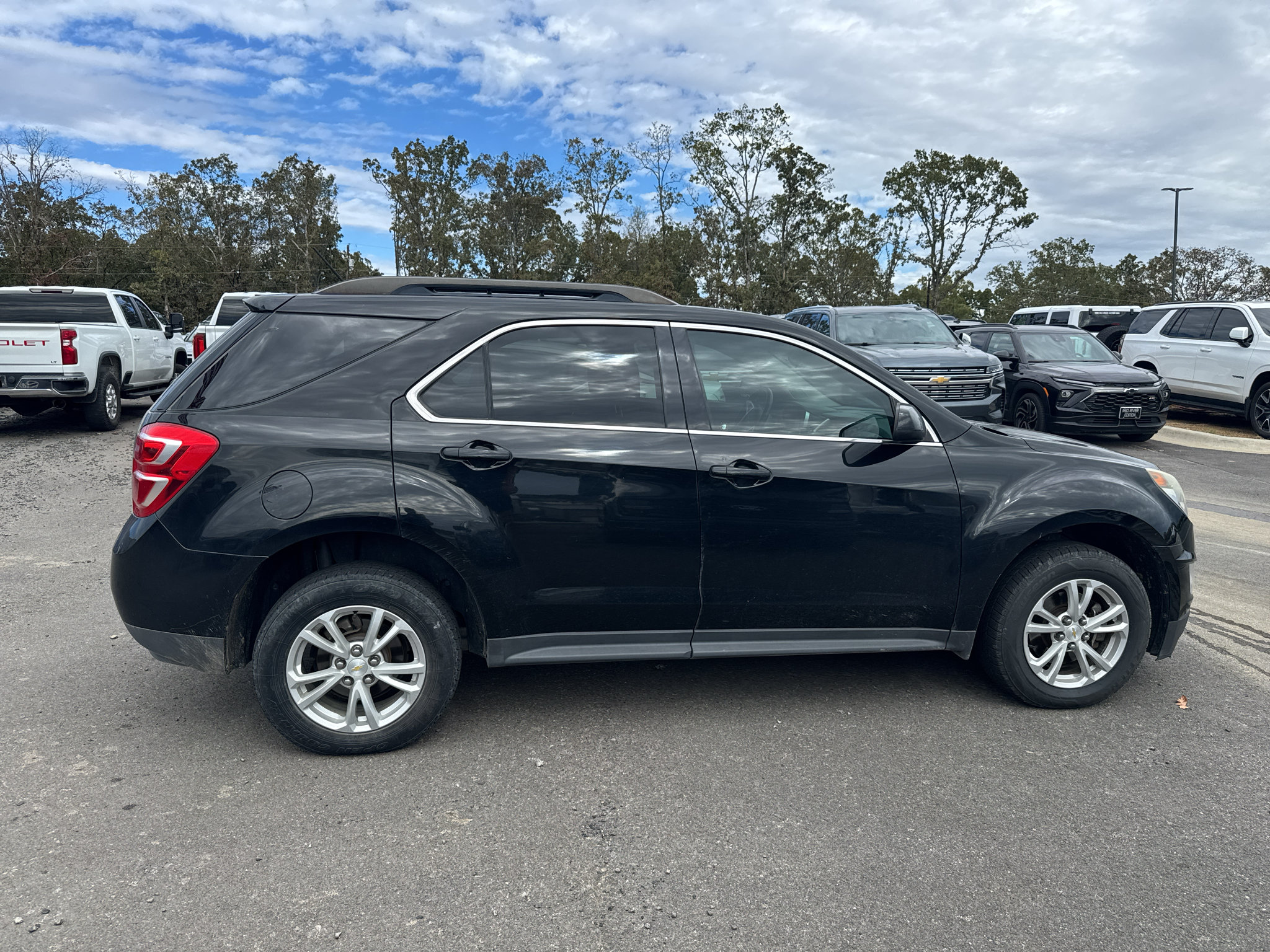 Used 2017 Chevrolet Equinox LT w/ Convenience Package FWD image 6