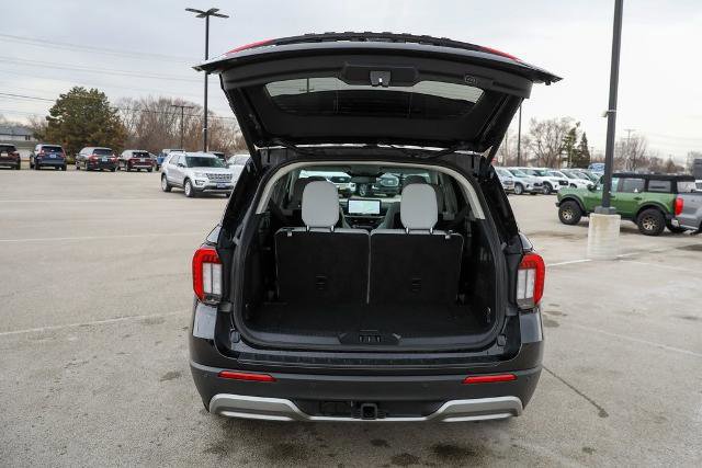 Certified 2025 Ford Explorer Platinum w/ LUX Leather Package image 14