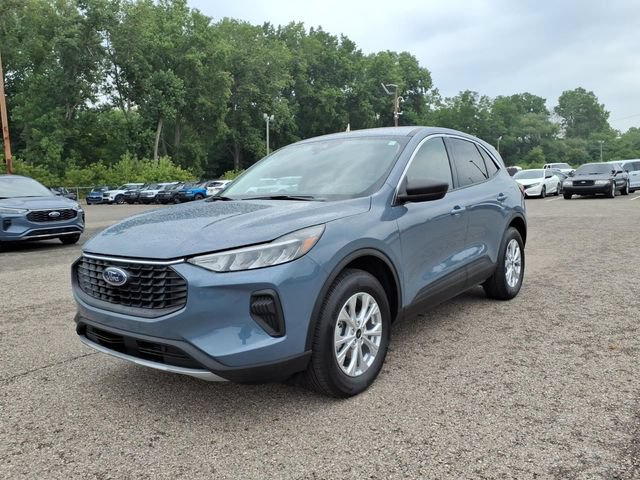 Certified 2024 Ford Escape Active AWD/4WD image 3