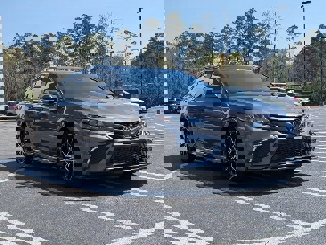 Used 2024 Toyota Camry SE image 7