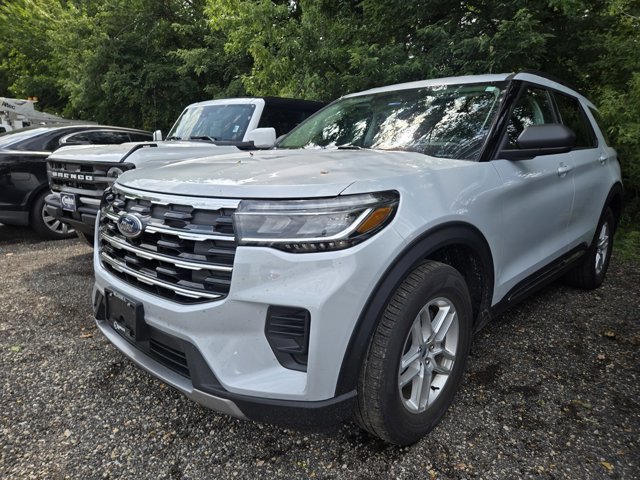 Certified 2025 Ford Explorer Active AWD/4WD image 2