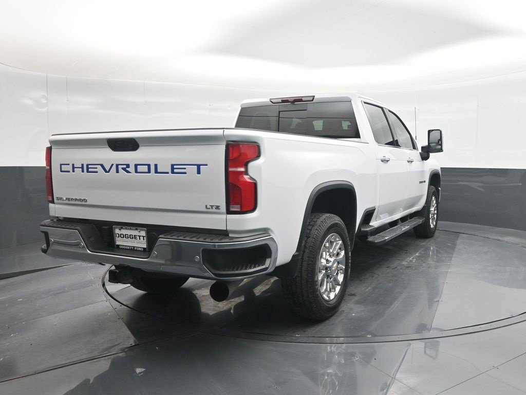 Used 2025 Chevrolet Silverado 3500 LTZ w/ LTZ Convenience Package image 25