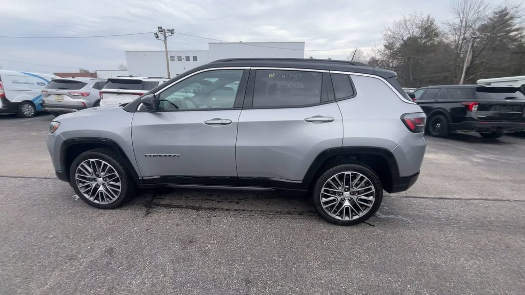 Used 2023 Jeep Compass Limited w/ Elite Group AWD/4WD image 16