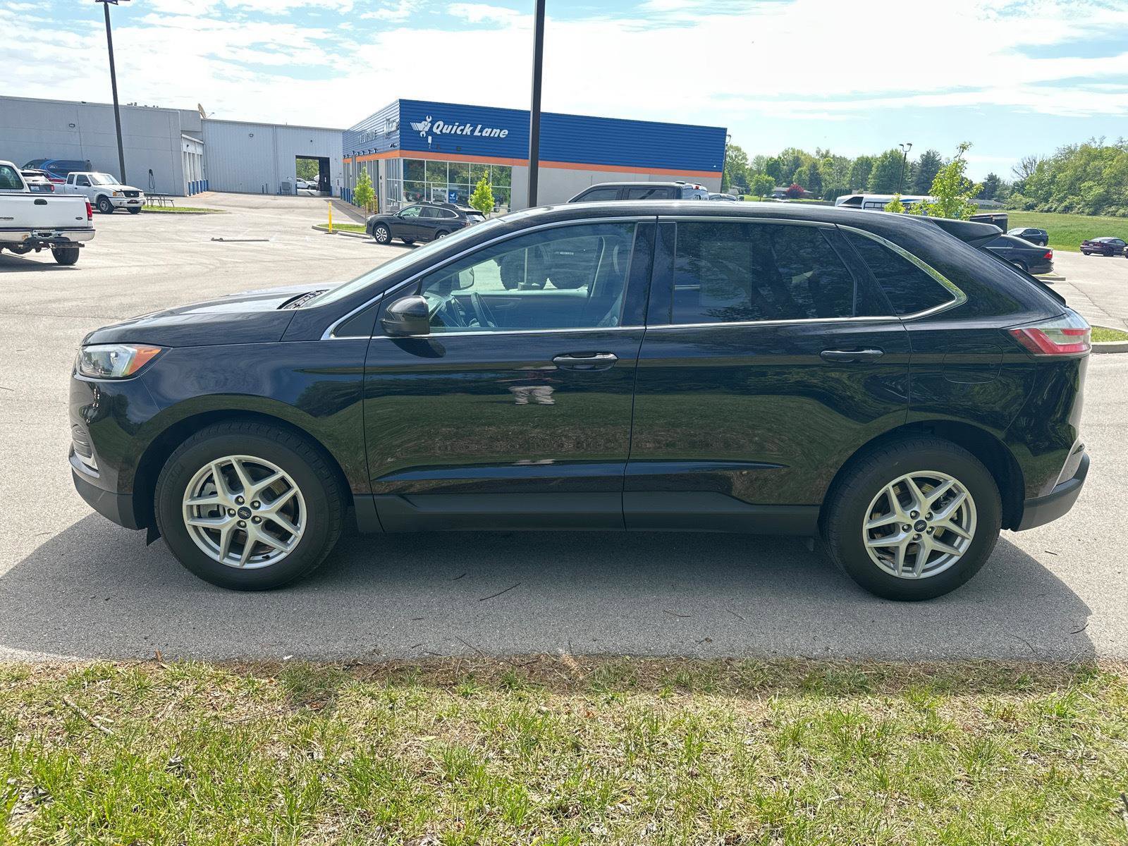 Certified 2022 Ford Edge SEL w/ Convenience Package AWD/4WD image 11