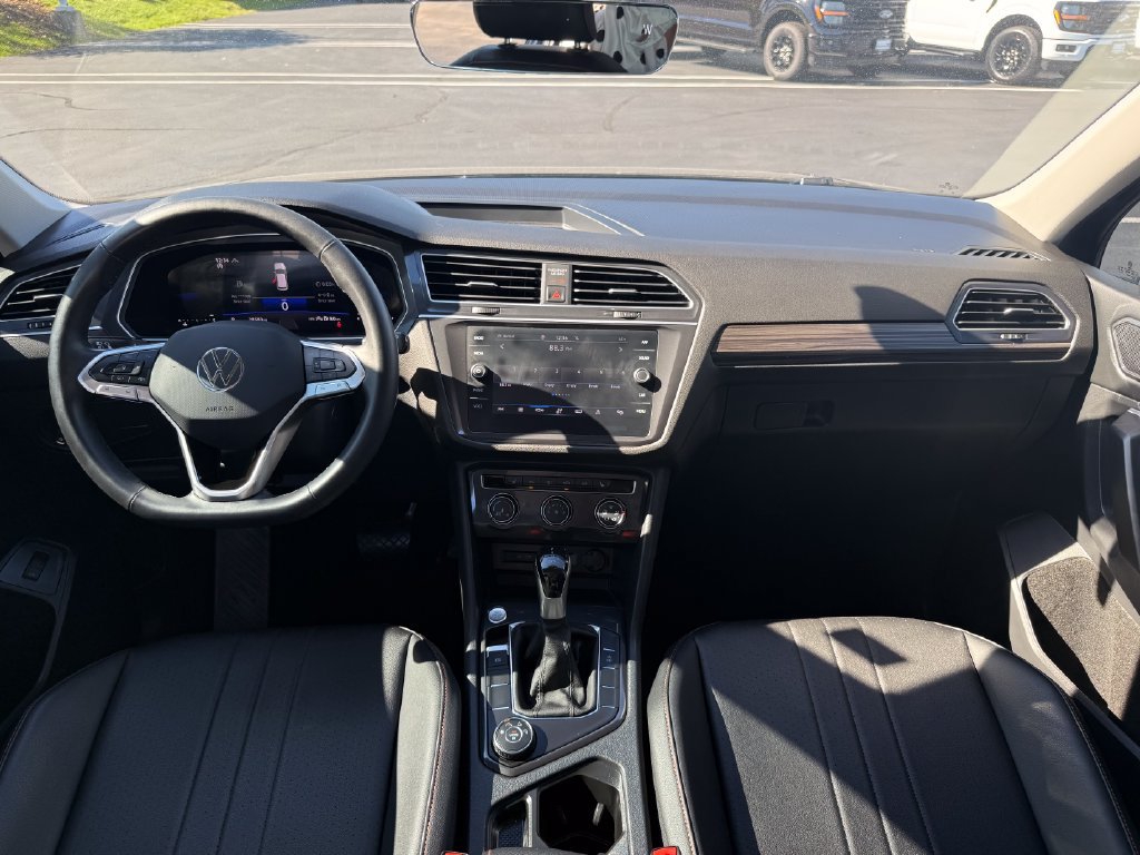 Used 2024 Volkswagen Tiguan Wolfsburg Edition AWD/4WD image 19