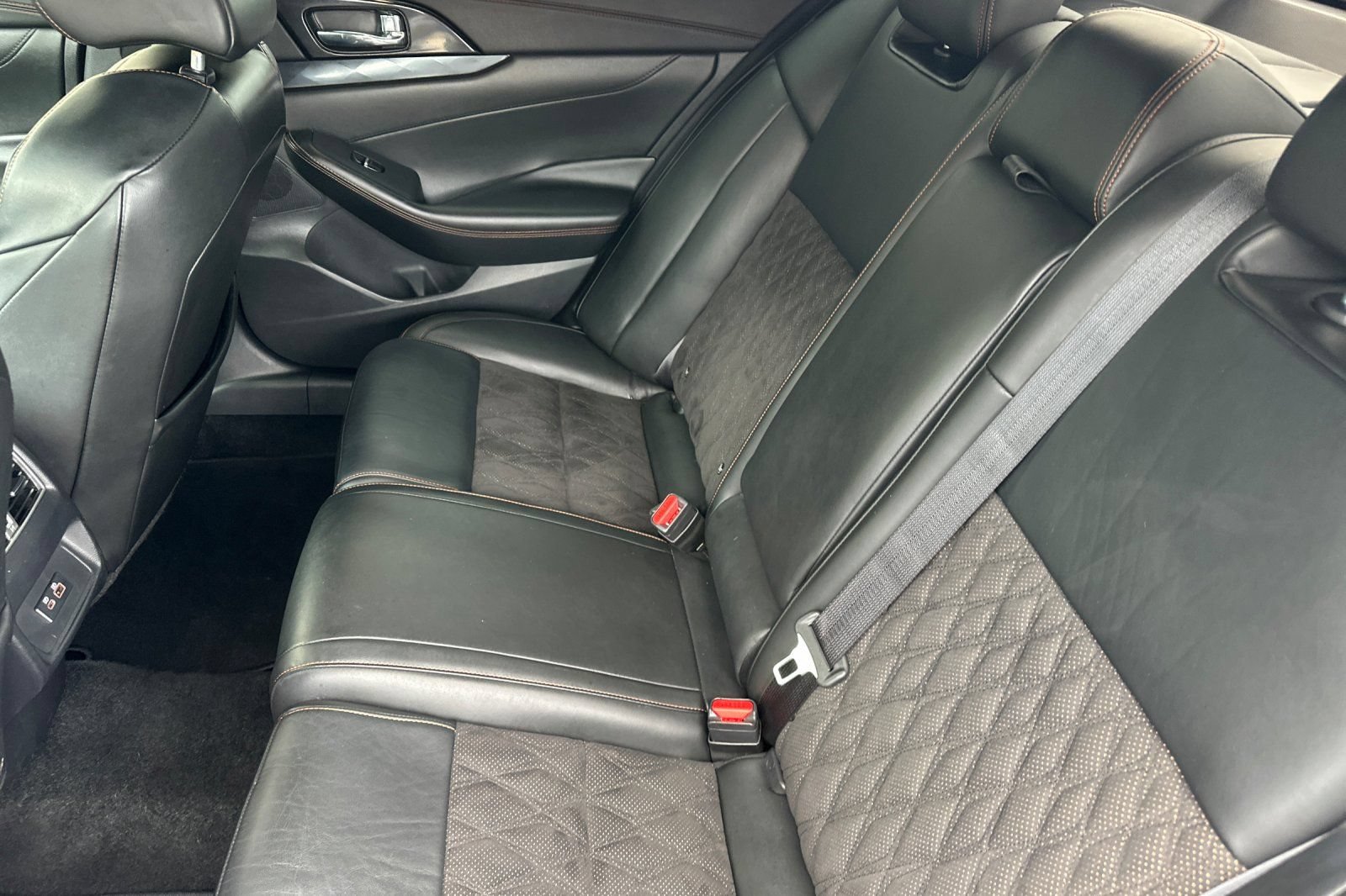 Used 2019 Nissan Maxima SR w/ Premium Package FWD image 11