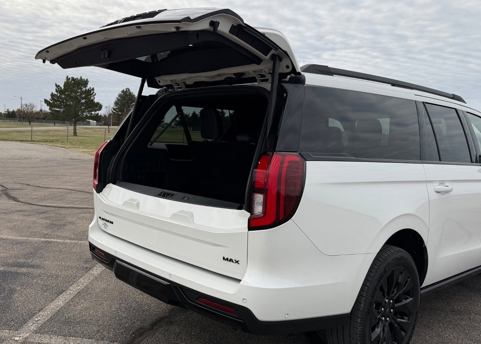 Certified 2025 Ford Expedition Max Platinum w/ Stealth Appearance Package AWD/4WD image 5