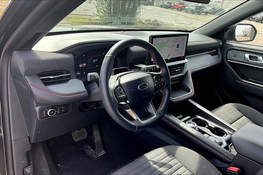 Certified 2025 Ford Explorer ST-Line w/ ST-Line Street Pack image 10